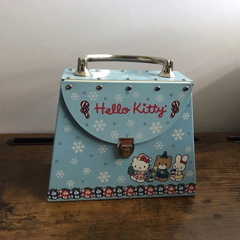 Hello‎ Kitty Christmas Holiday Candy Purse Tin 2001